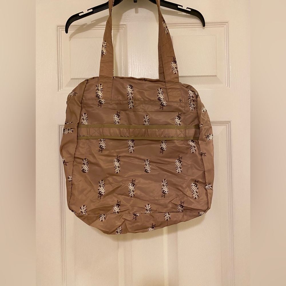 Lug Puddle Jumper Packable Tote - Picture 2 of 16